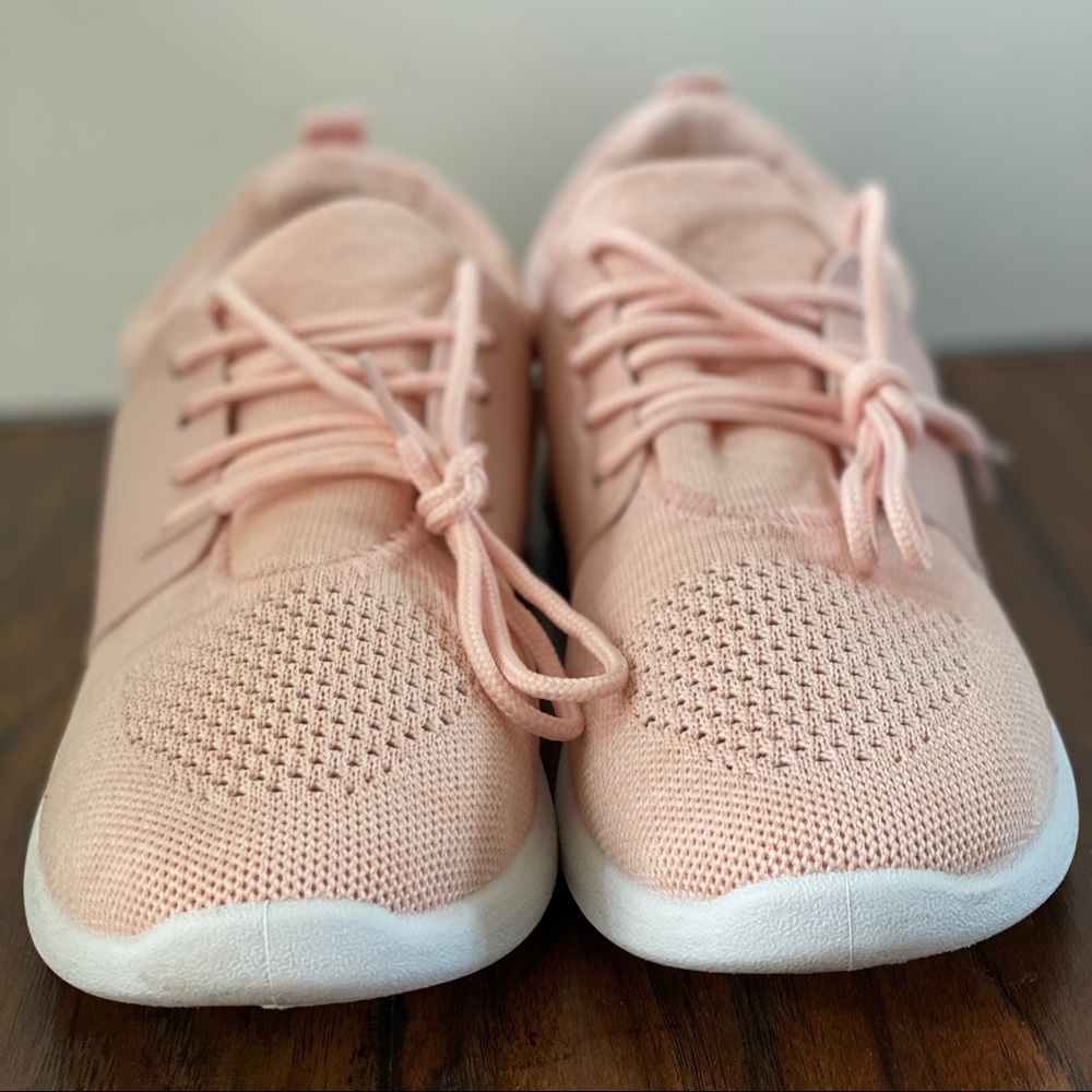 MIA SNEAKERS